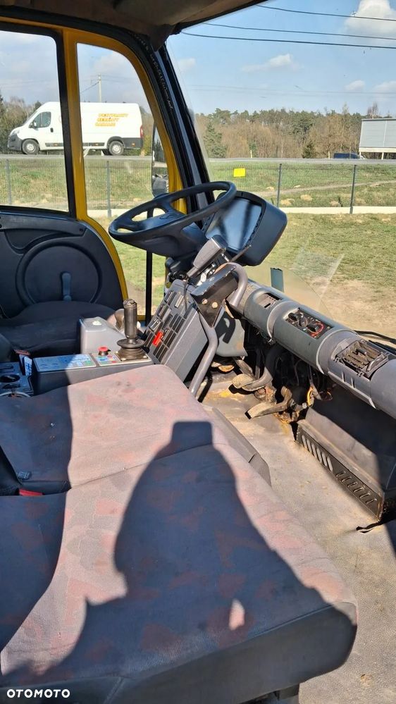 Mercedes-Benz Unimog U300 - 15