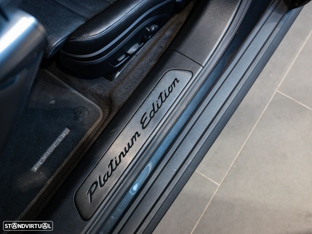 Porsche Panamera Sport Turismo 4 E-Hybrid Platinum Edition PDLS - 34
