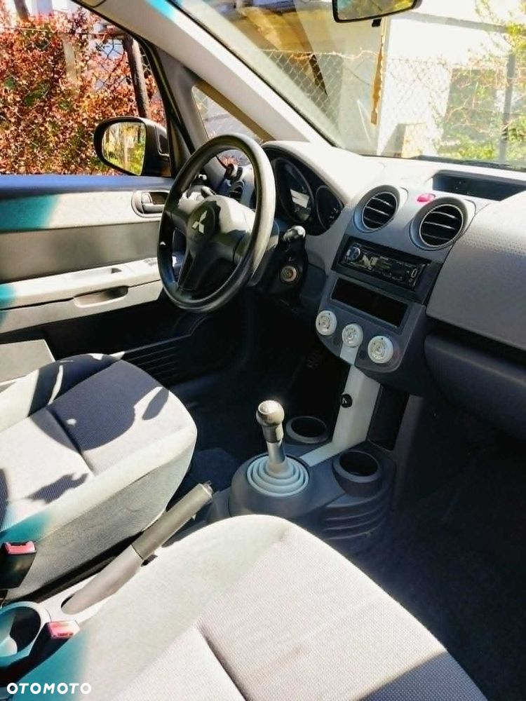 Mitsubishi Colt - 2