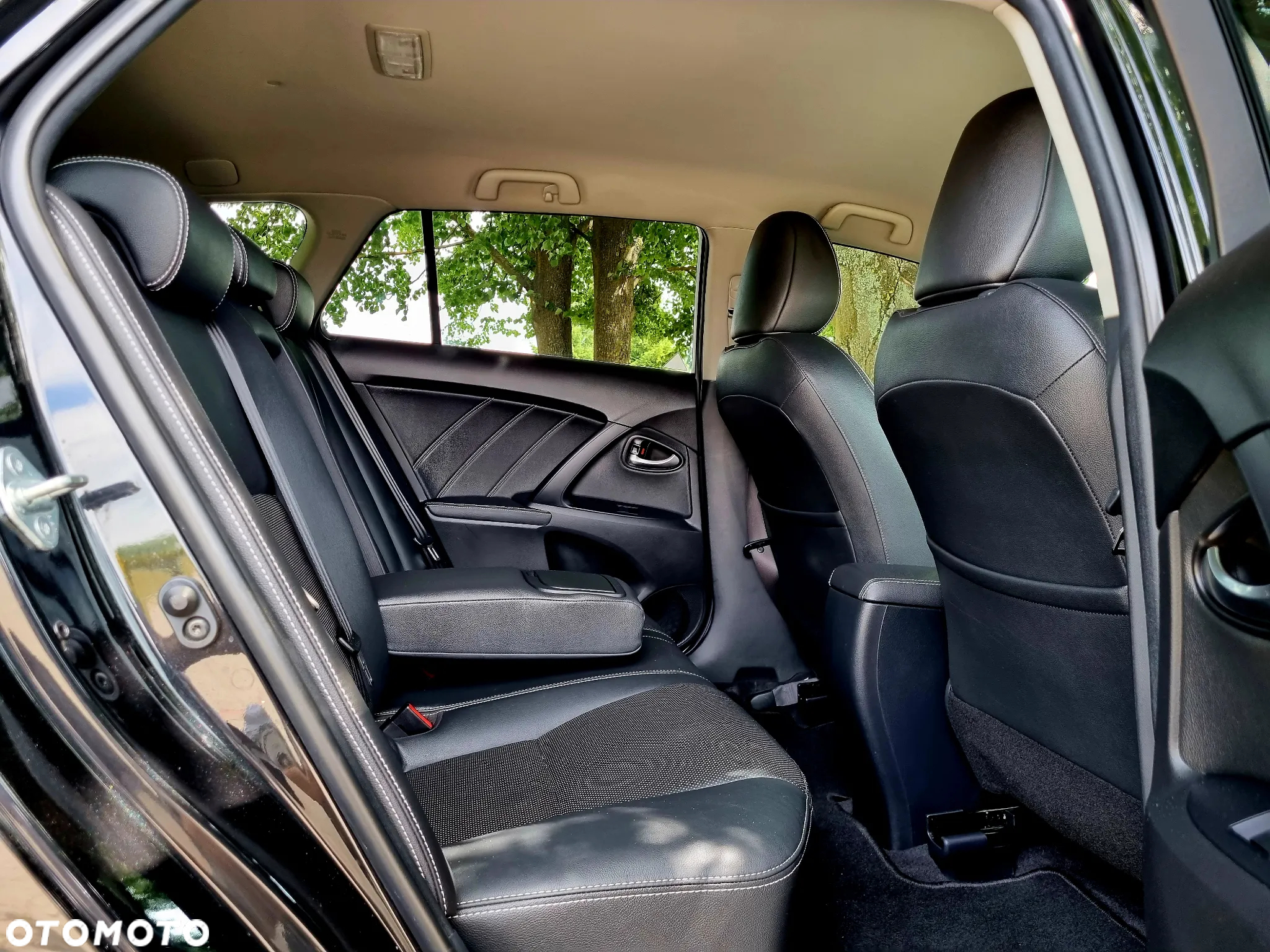 Toyota Avensis 1.8 Prestige MS - 13