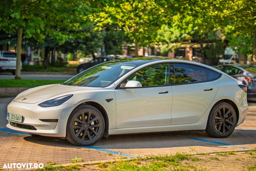 TESLA Model 3 2023 — imagine 3