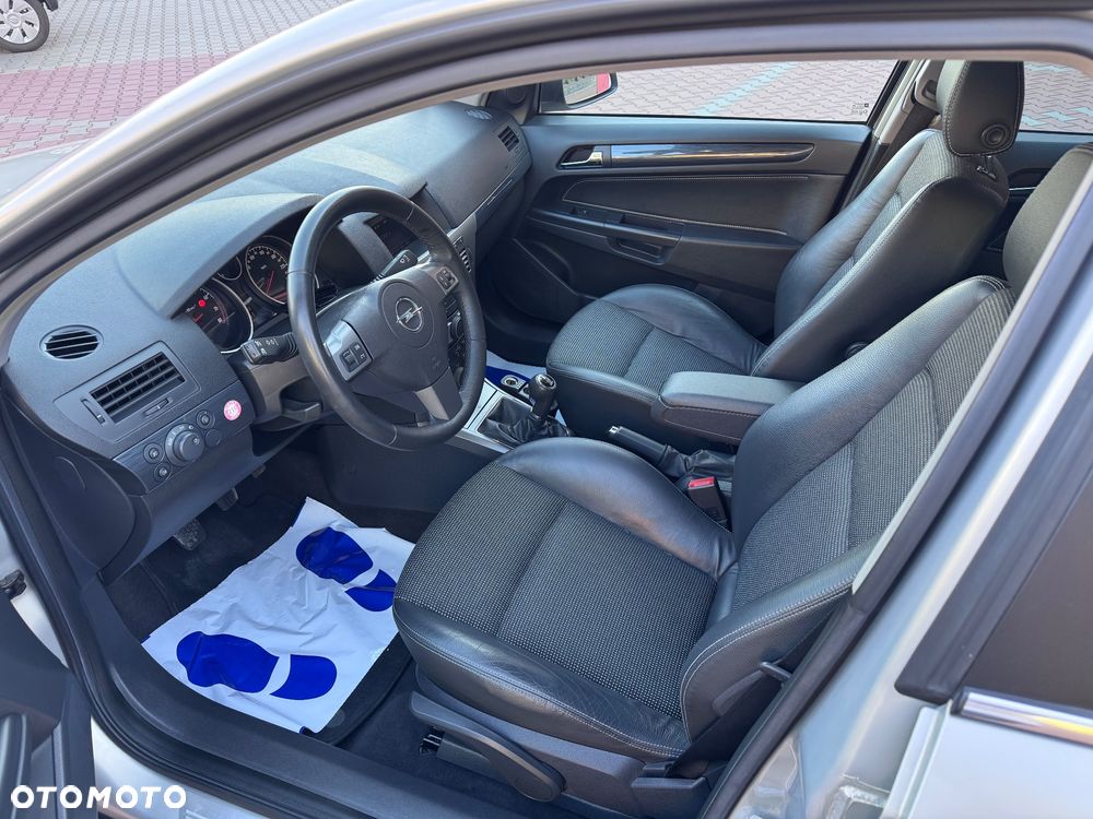 Opel Astra 2.0 Turbo Cosmo - 17