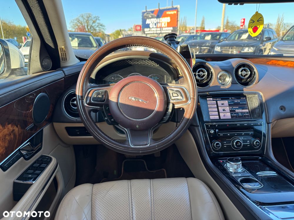 Jaguar XJ 3.0 T AWD Portfolio - 27