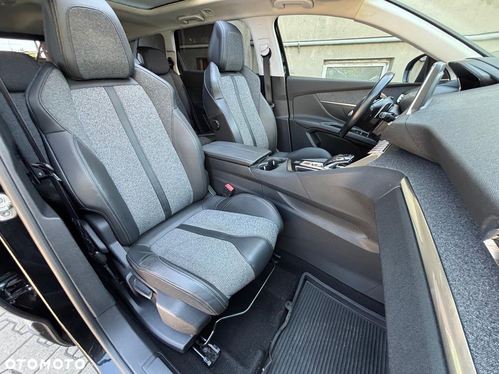 Peugeot 5008 - 32