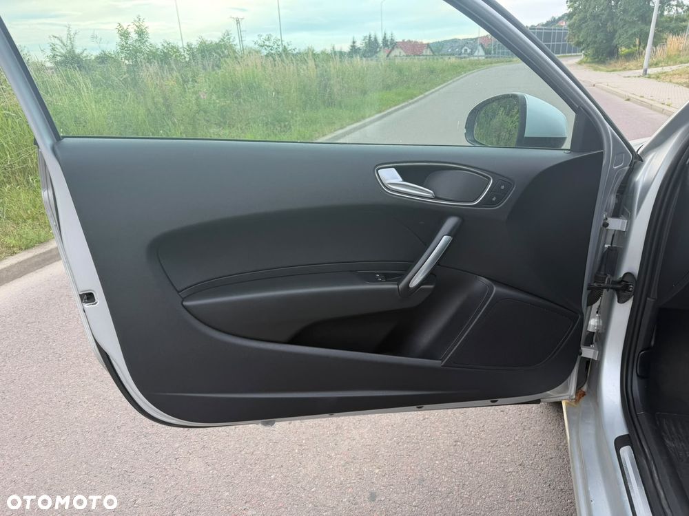 Audi A1 3-drzwiowe 1.6 TDI S line edition - 12