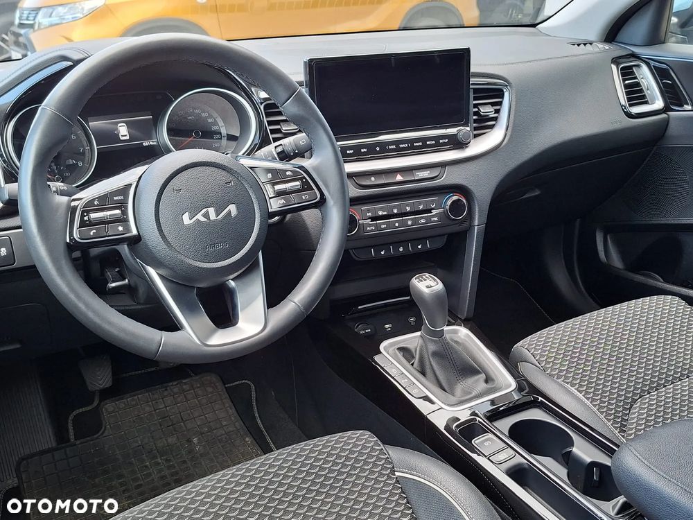 Kia Ceed 1.5 T-GDI Tribute - 13