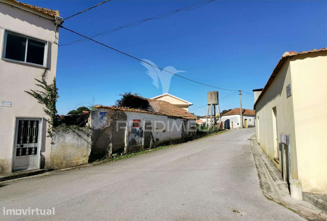 Casa de Aldeia para restaurar com terreno - Grande imagem: 5/19