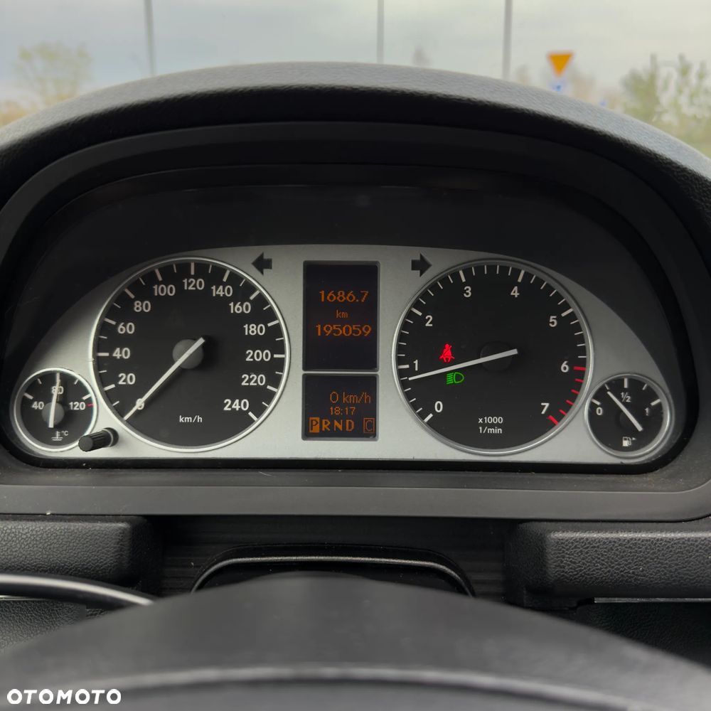 Mercedes-Benz Klasa B 180 Autotronic - 17