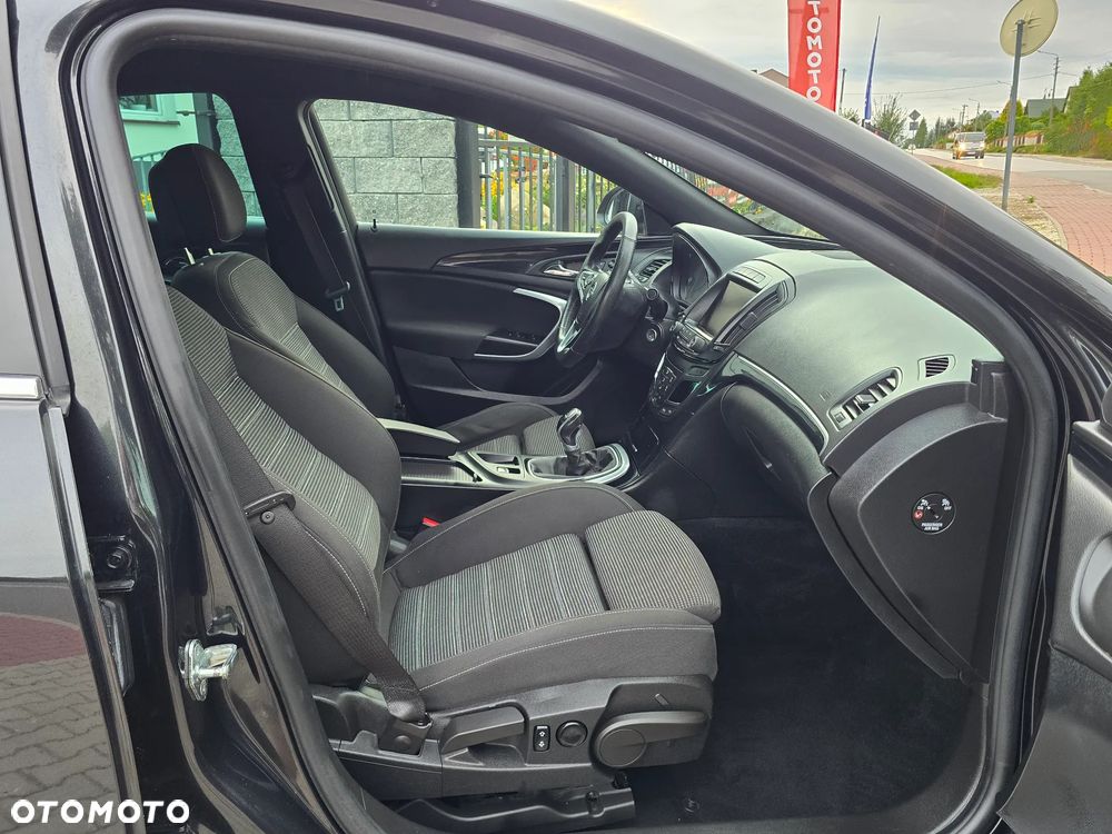 Opel Insignia 1.6 T Cosmo S&S - 24