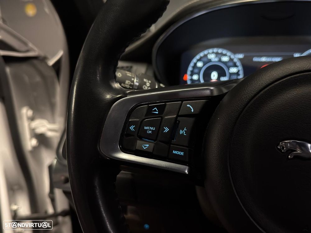 Jaguar E-Pace 2.0 i4D R-Dynamic S - 17