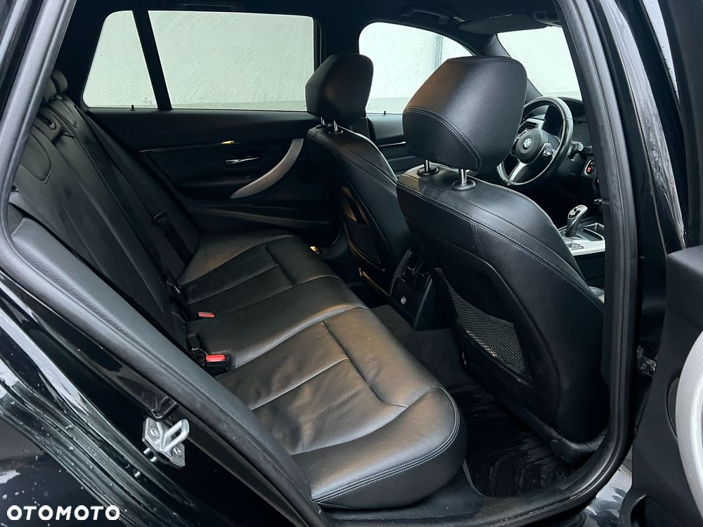 BMW Seria 3 320d M Sport - 14