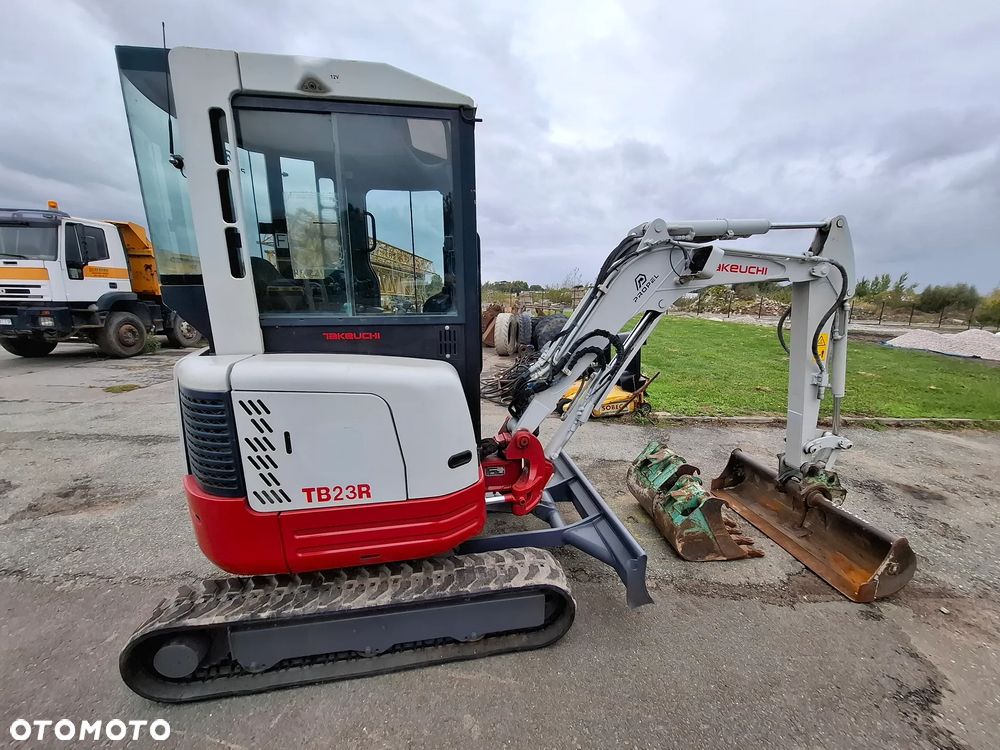 Takeuchi TB23R - 11