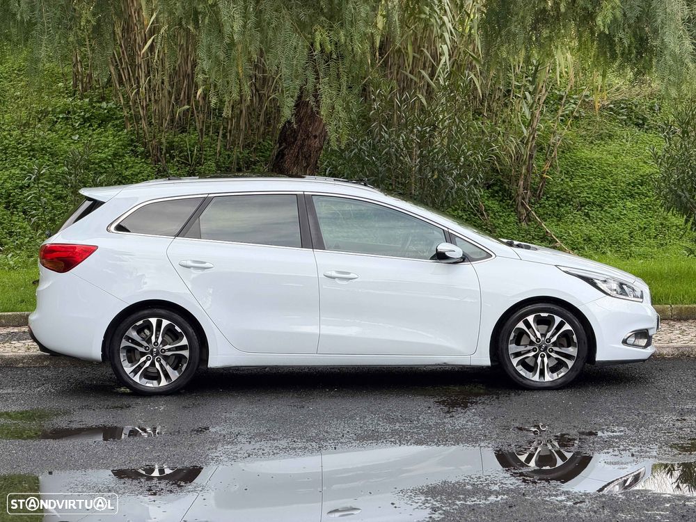 Kia Ceed SW 1.6 CRDi 128 ISG Dream Team Edition - 19