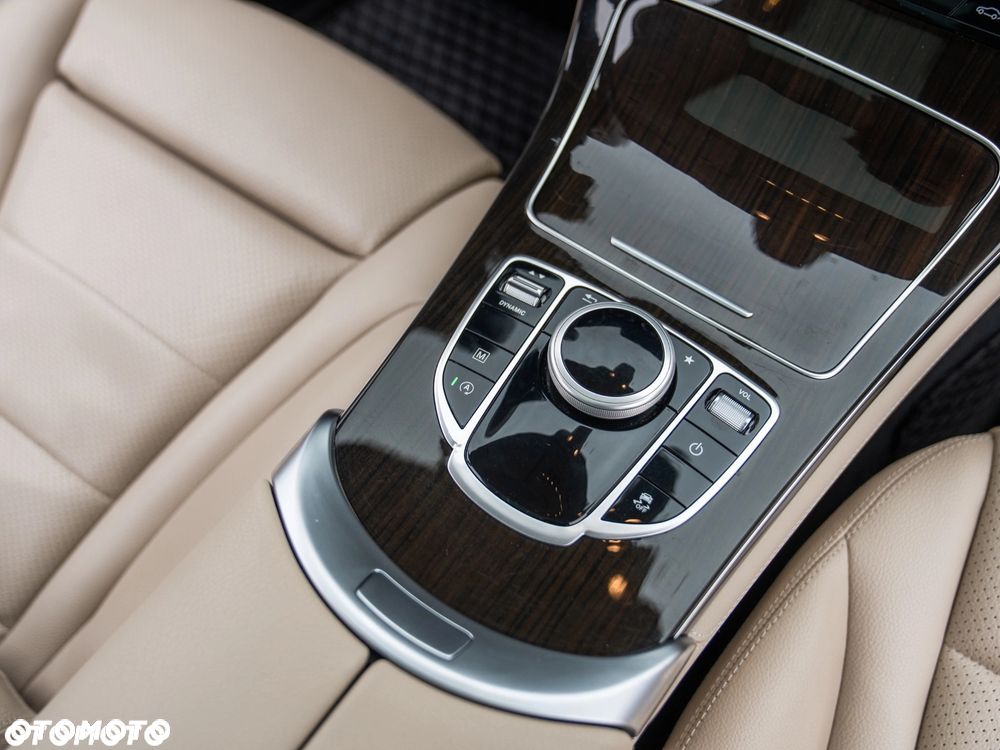 Mercedes-Benz GLC - 31