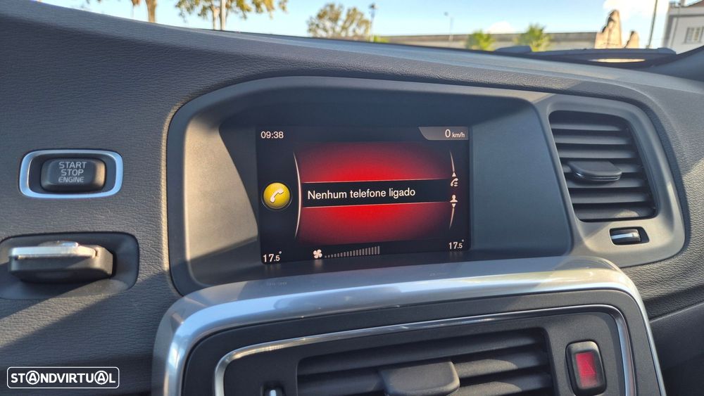 Volvo V60 2.0 D2 R-Design Momentum - 32