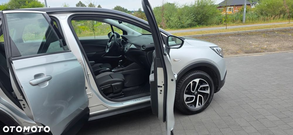 Opel Crossland X 1.2 T Design Line S&S - 22