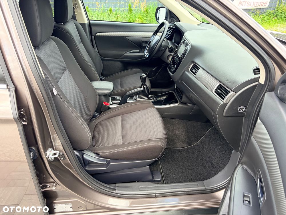 Mitsubishi Outlander 2.0 2WD Edition 100 - 12