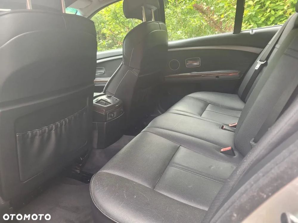 BMW Seria 7 - 8
