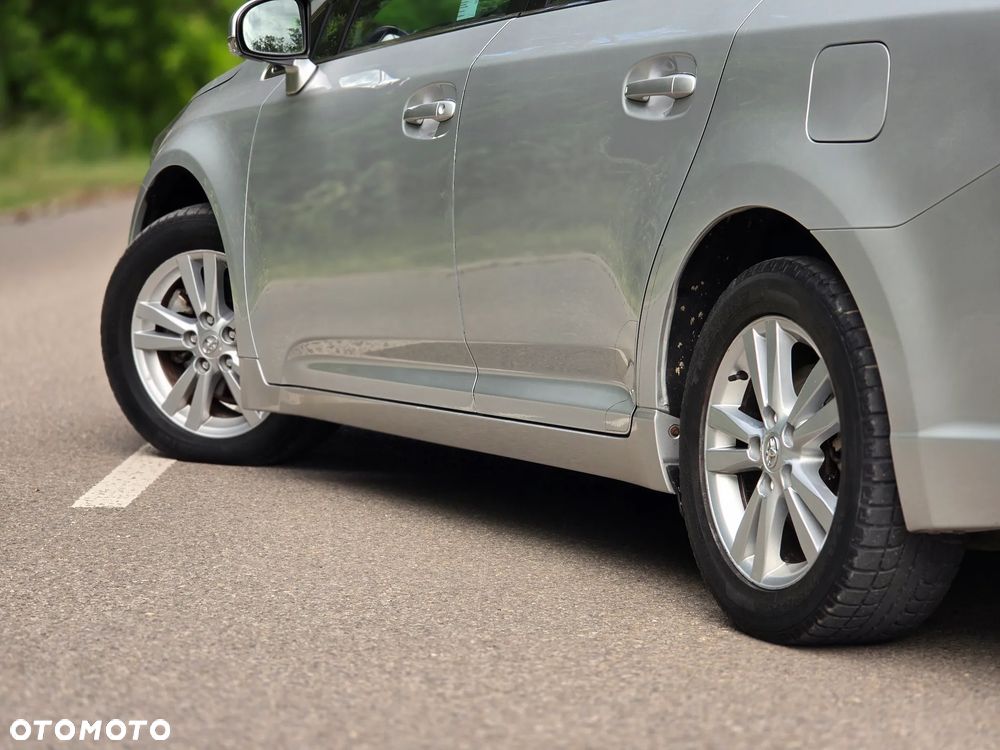 Toyota Avensis 2.0 D-4D Premium - 37