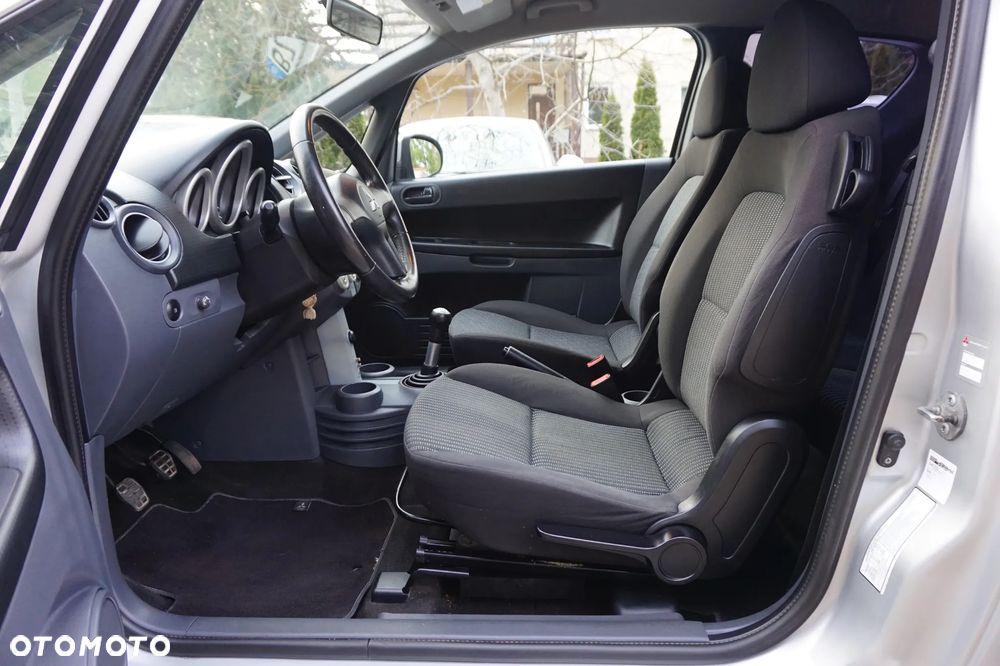 Mitsubishi Colt - 26