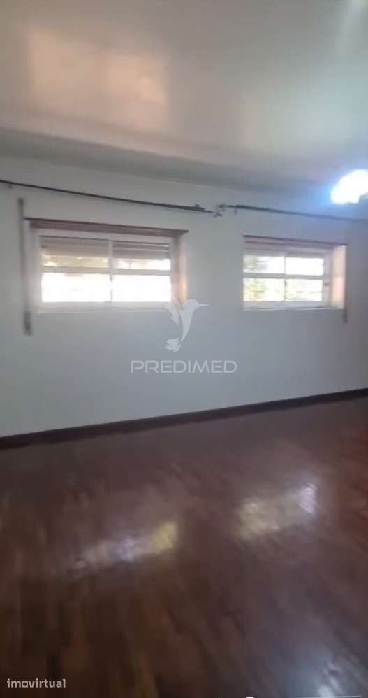 Apartamento T2 com 95 m² , Áreas Generosas, Excelente Luminosidade... - Grande imagem: 5/10