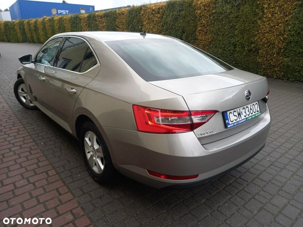 Skoda Superb 1.6 TDI Style - 4