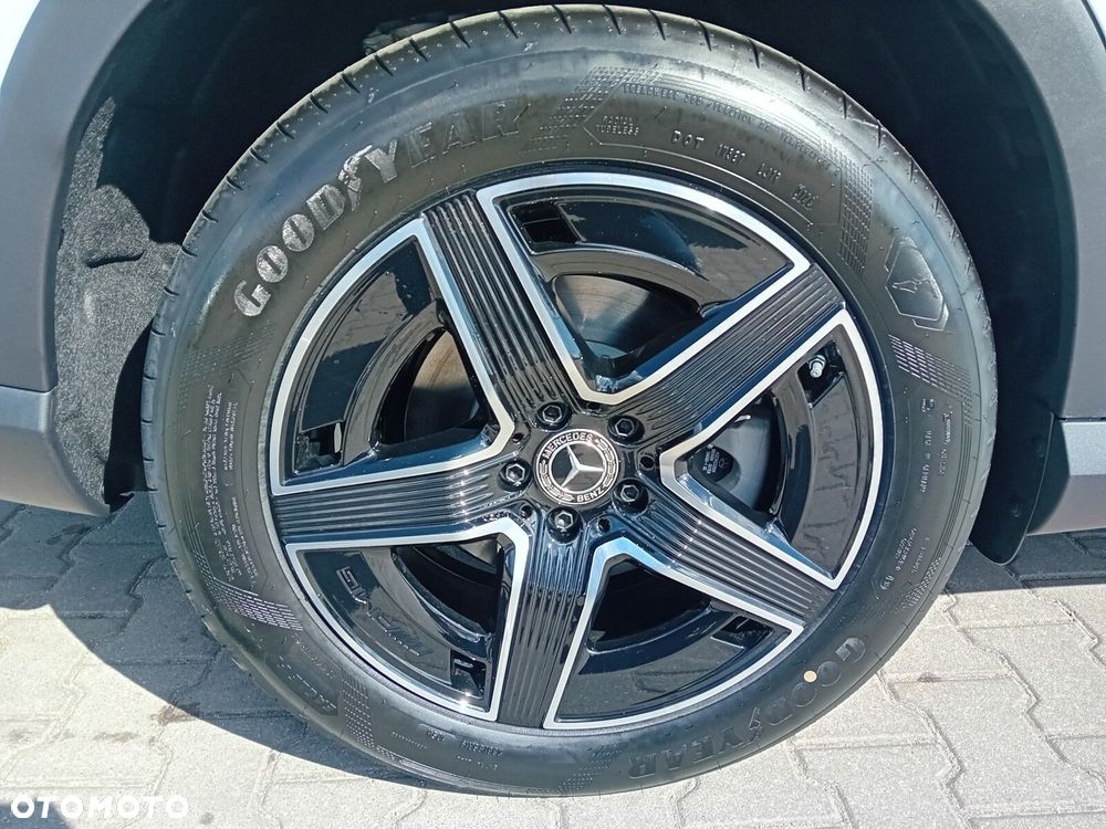 Mercedes-Benz GLC - 12