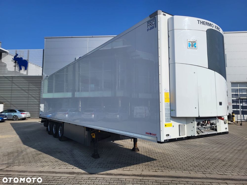 Schmitz Cargobull ThermoKing SLXi300; DOST; Uchwyty promowe, Paleciara - 2