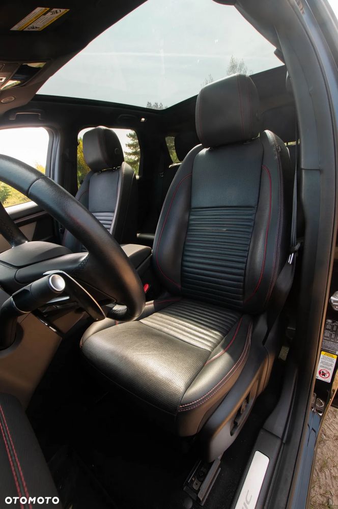 Land Rover Discovery Sport P250 R-Dynamic SE - 18