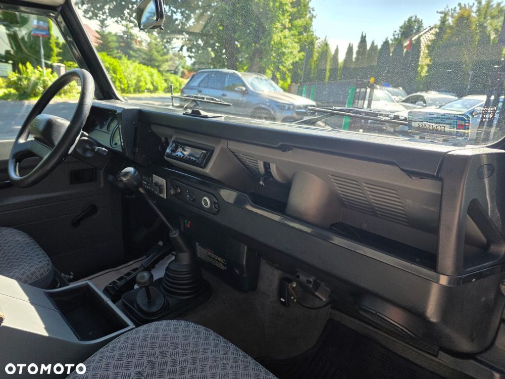Land Rover Defender 110 SE - 22