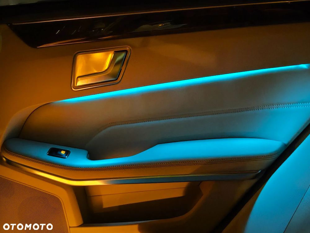 Mercedes-Benz Klasa E 250 Elegance - 37