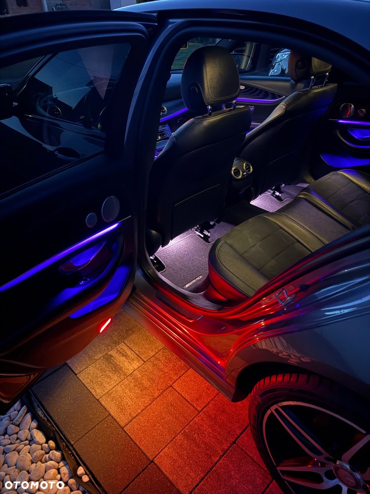 Mercedes-Benz Klasa E 220 d 9G-TRONIC - 22