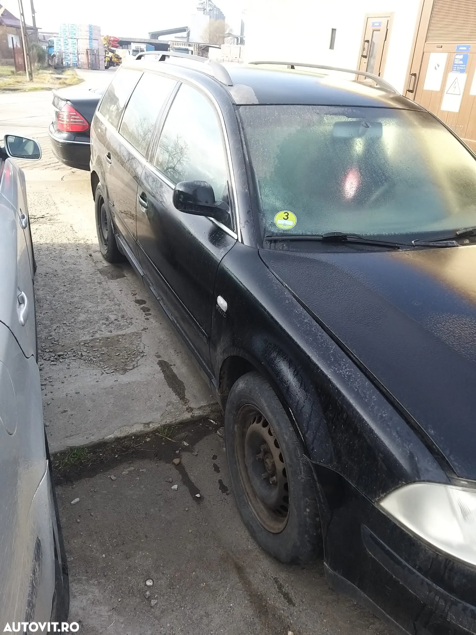Dezmembram Volkswagen Passat 1.9 TDI, cod motor: AWX din 2004 - 3