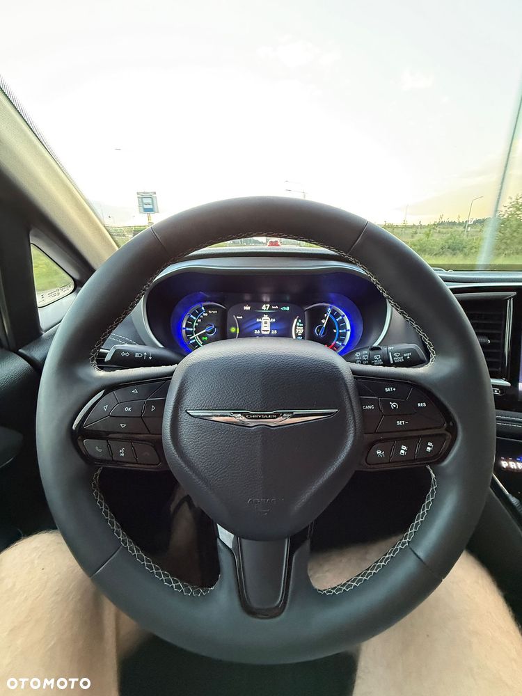 Chrysler Pacifica - 20