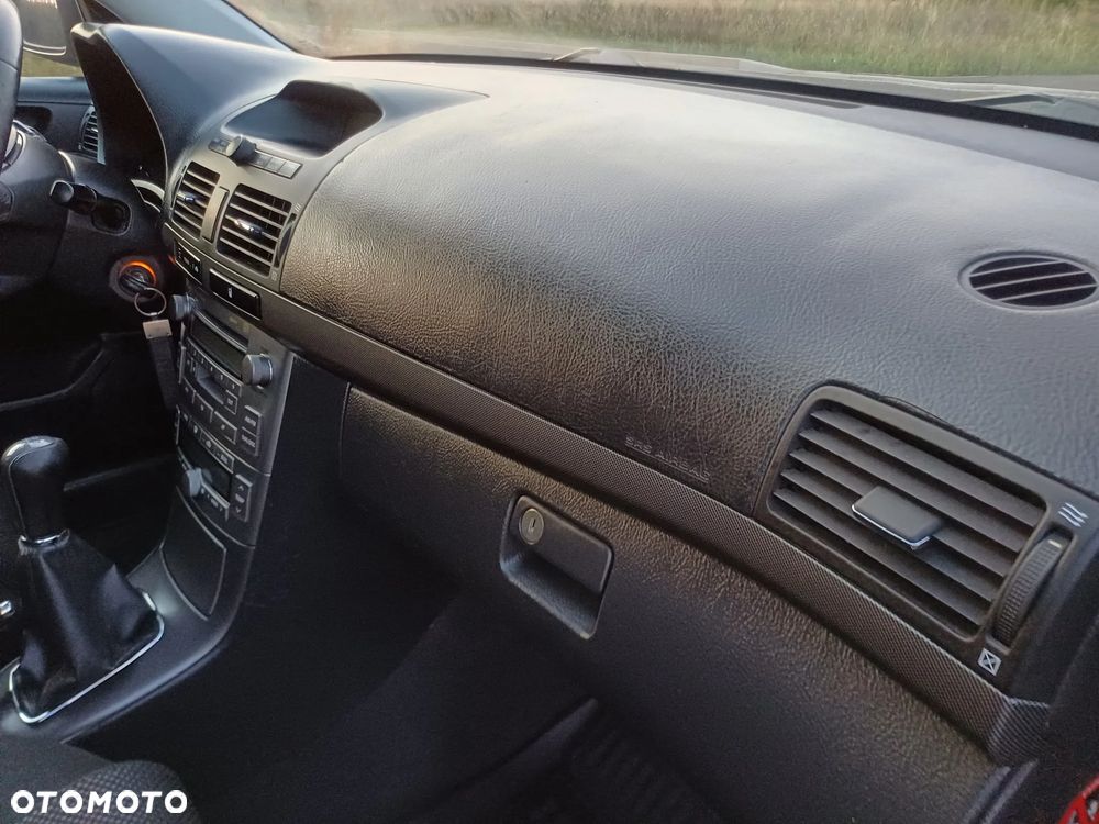 Toyota Avensis 2.0 D-4D Travel - 19