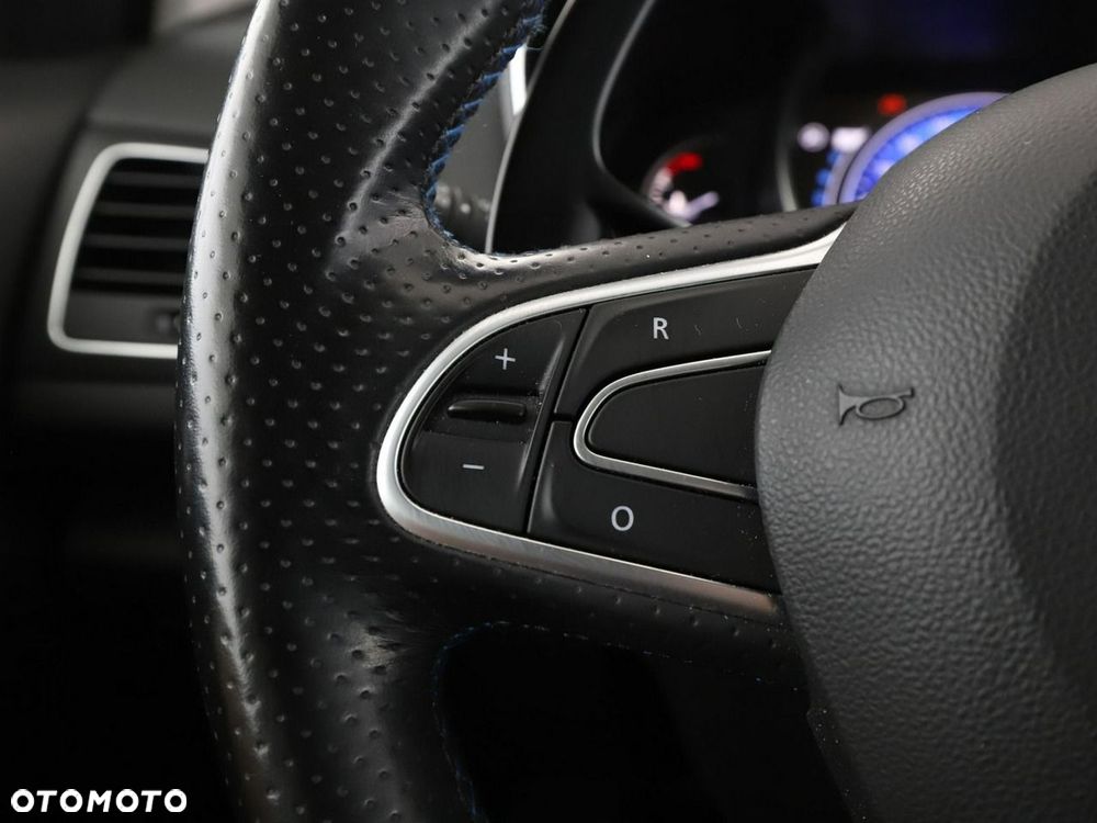Renault Megane ENERGY TCe 205 EDC GT - 31