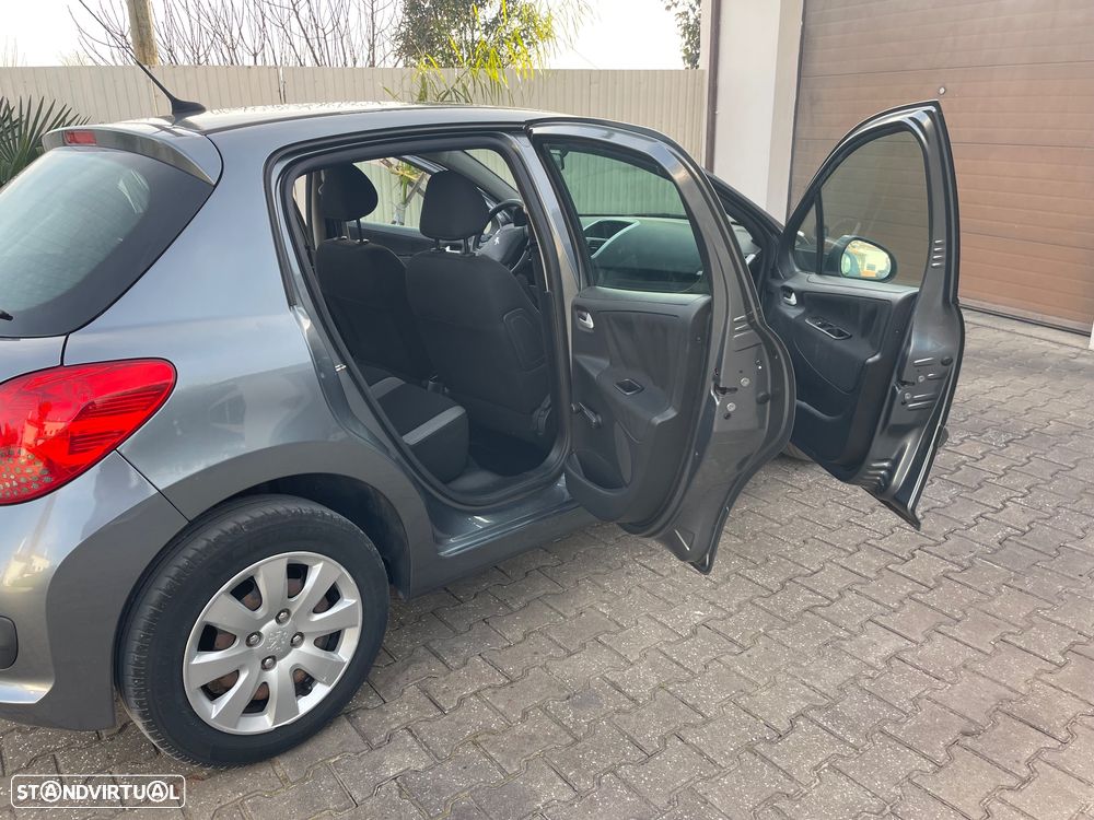 Peugeot 207 1.4 16V Trendy - 10