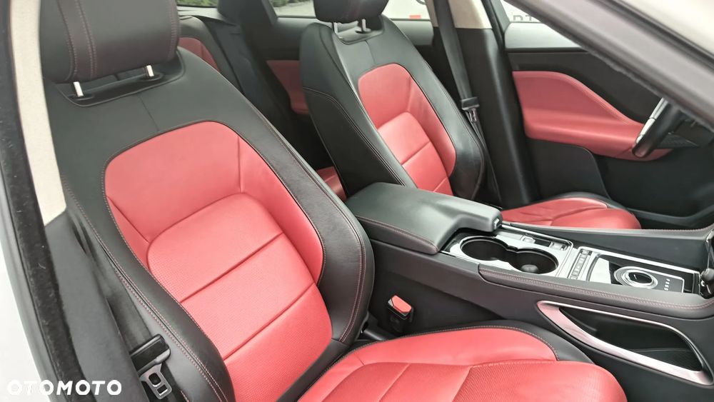 Jaguar F-Pace - 18
