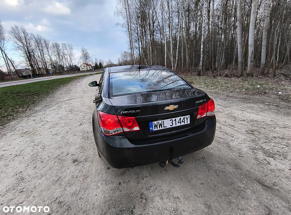 Chevrolet Cruze 1.8 LS - 27