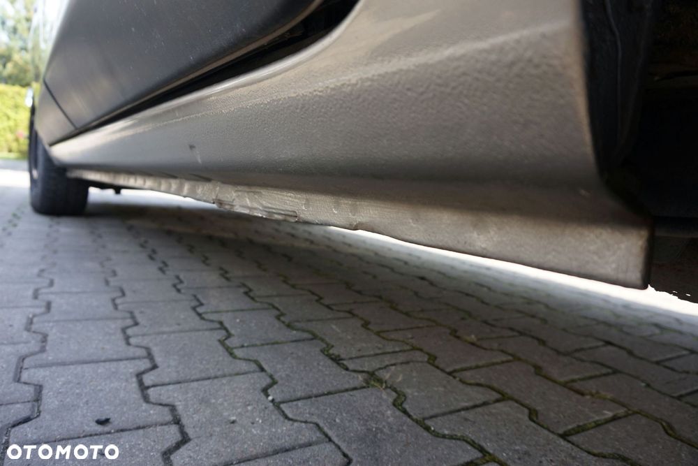 ĆWIARTKA PRÓG SŁUPEK LEWY DOKKER LIFT TEHNK 764610858R DACIA 2017-2021 - 2