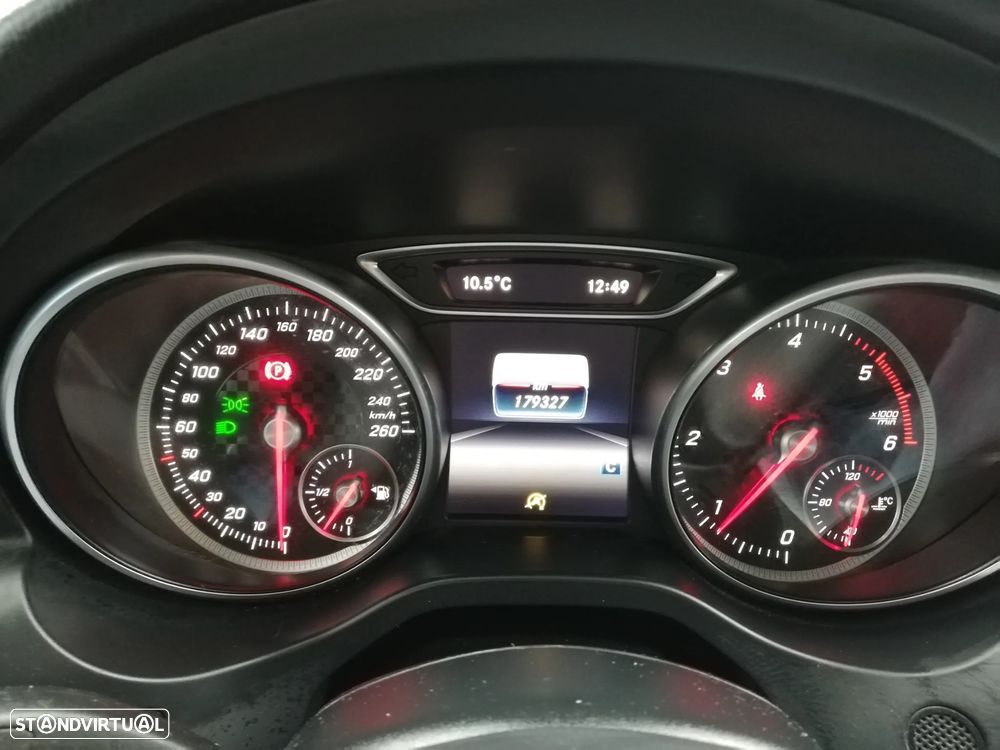 Mercedes-Benz A 180 CDI AMG Line - 10