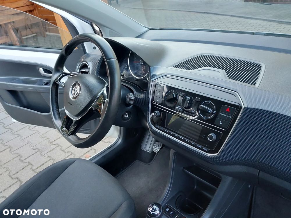 Volkswagen up! black - 27