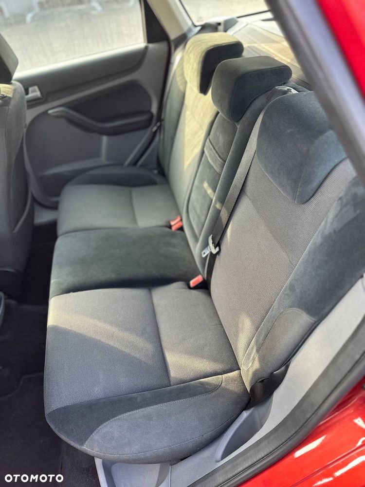 Ford Focus 1.6 Ti-VCT Ghia - 21