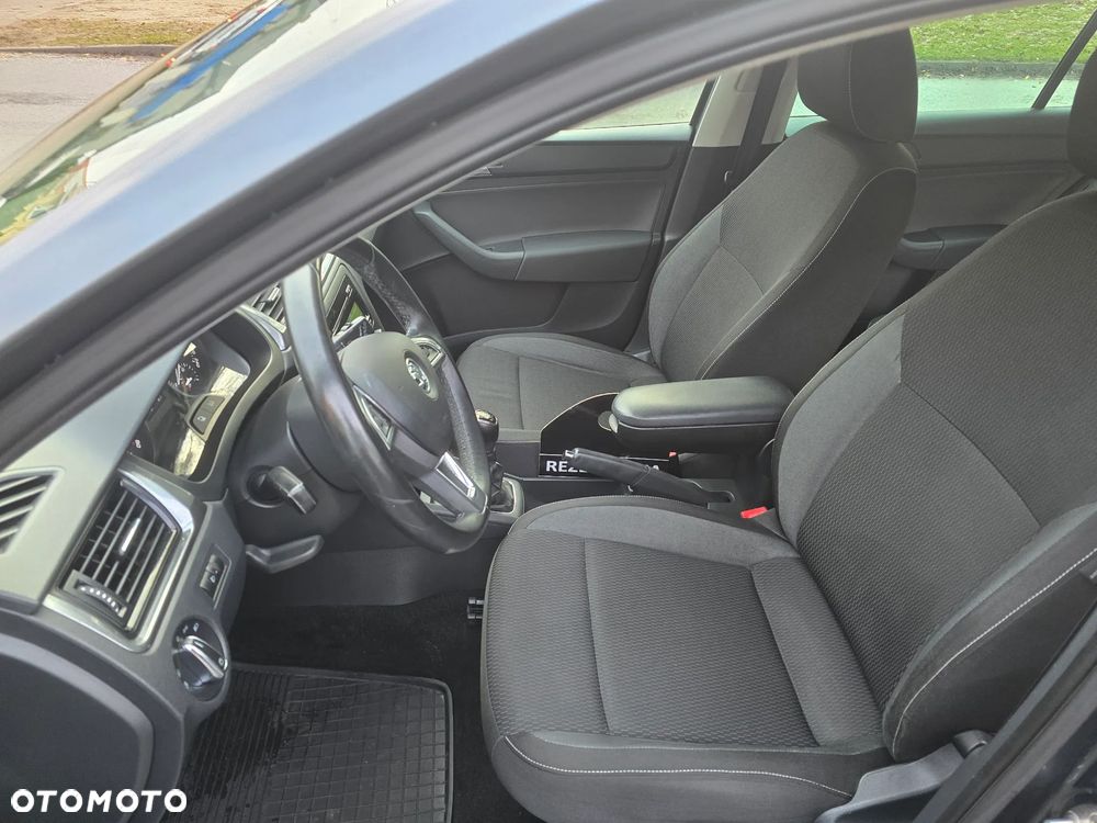 Skoda RAPID 1.2 TSI Ambition - 15