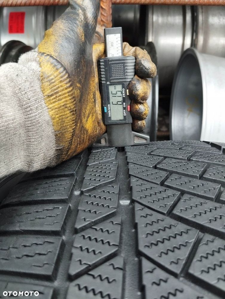 Continental ContiWinterContact TS830P 255 40 20 MO 101V 2szt - 3