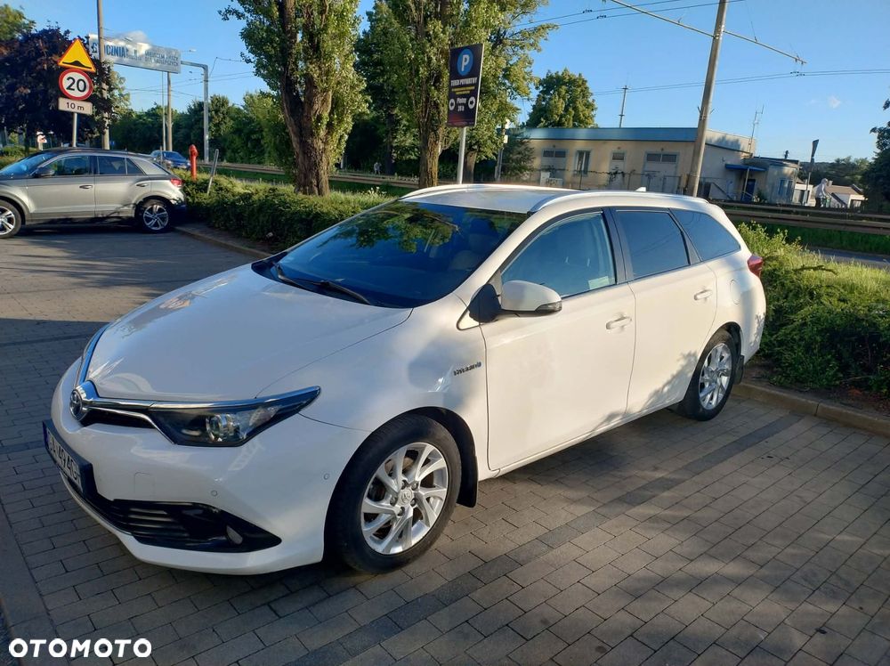Toyota Auris Hybrid 135 Prestige - 13