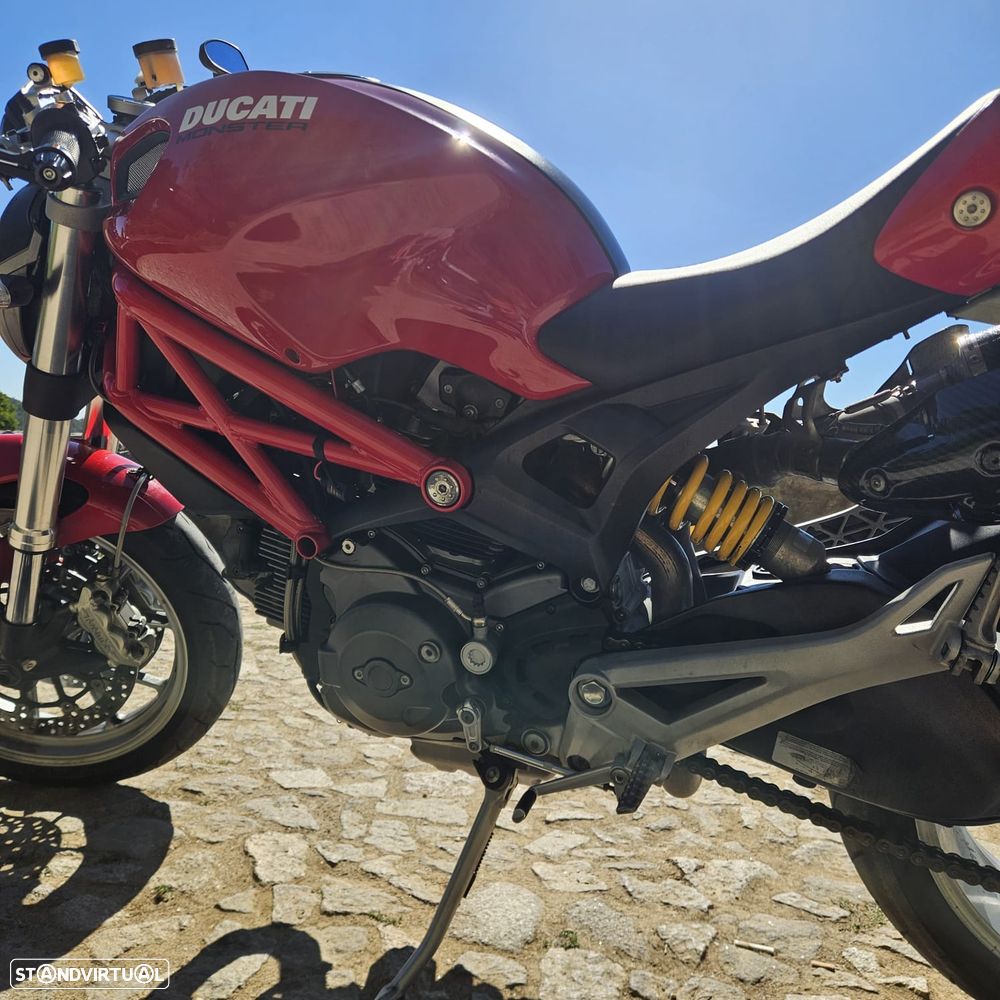 Ducati Monster 1100 - 4