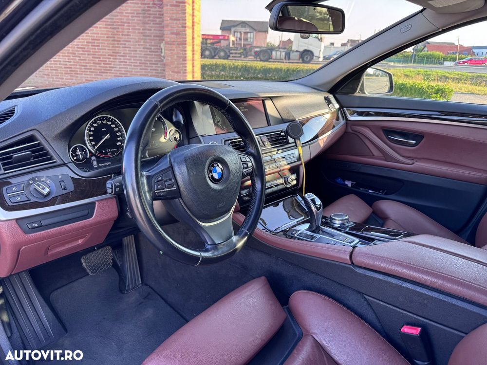 BMW Seria 5 525d xDrive - 11