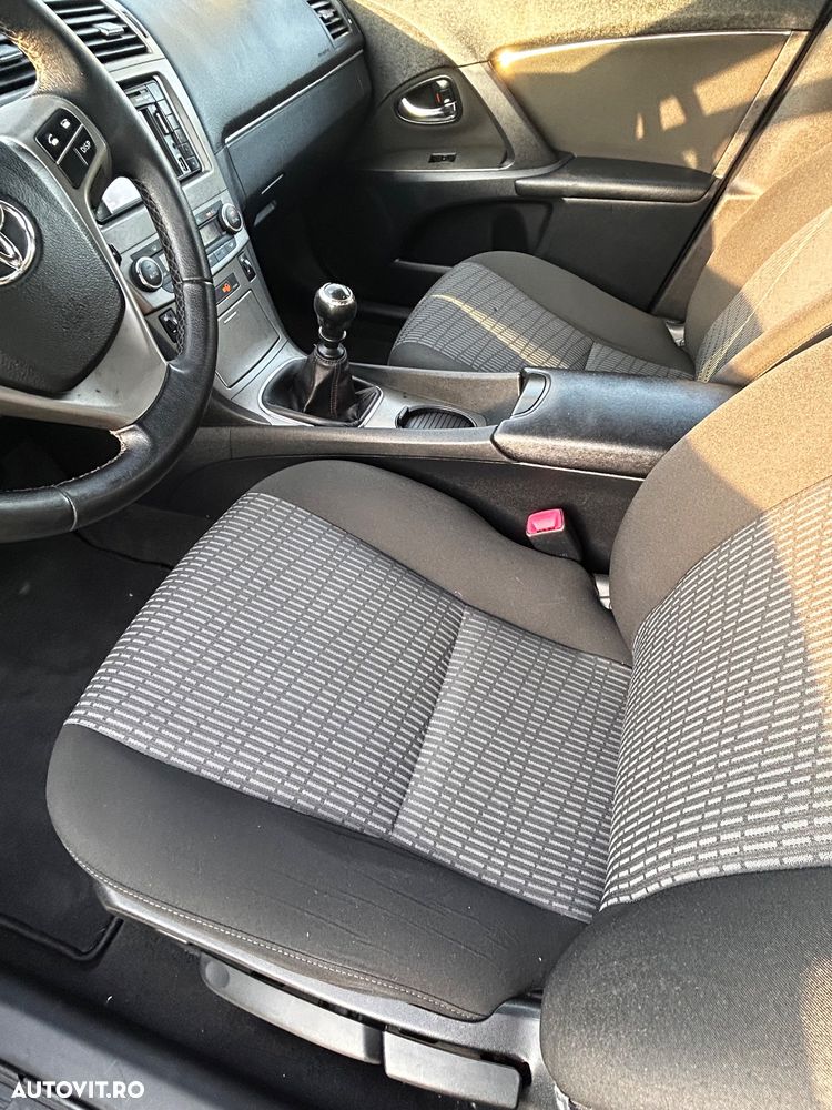 Toyota Avensis 2.0 D-4D Executive - 6