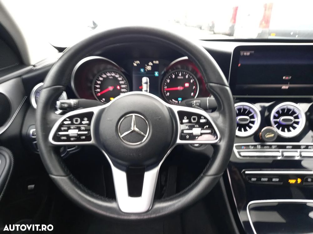 Mercedes-Benz C - 12